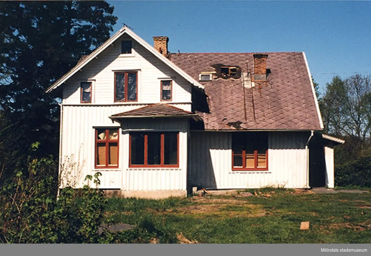 Ett bostadshus på Brännemadsvägen 11, Sandbäck 1:156, Brännemaden 1999-05-06.