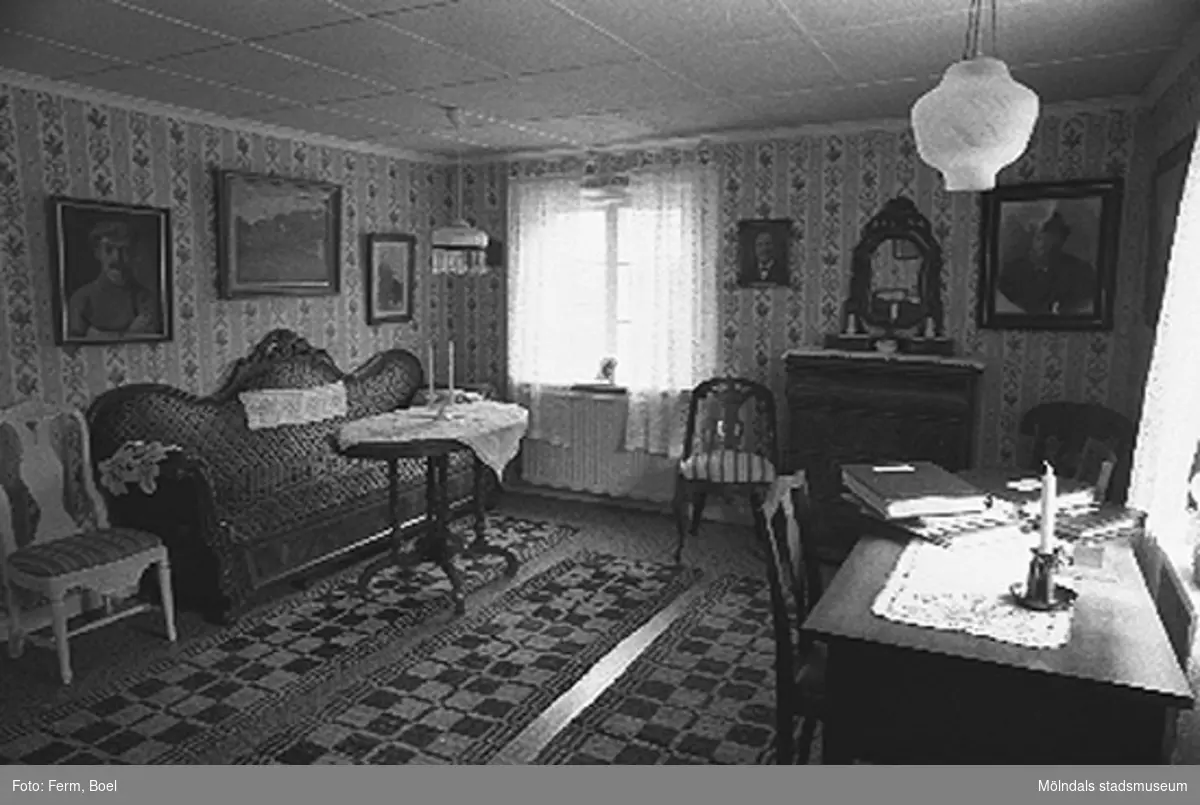 Kammaren i Hembygdsgården/Börjesgården i Hällesåker, Lindome 1992-06-29.