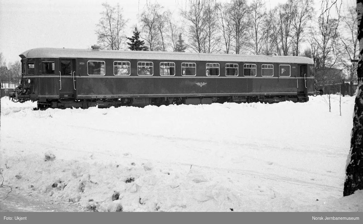 Dieselmotorvogn type 6 (86) nr. 18324 ved levering