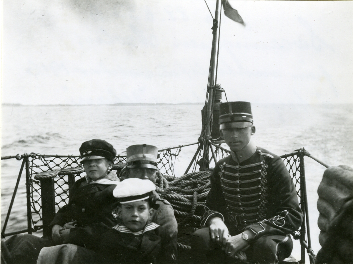 Passagerarångfartyget Aeolus.
Från neutralitetsvakten 1916 på torpedbåten Altair.