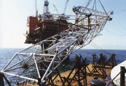 Mange av modulene på Statfjord A måtte settes på plass/koble