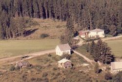 bolighus, skråfoto, våningshus, uthus,