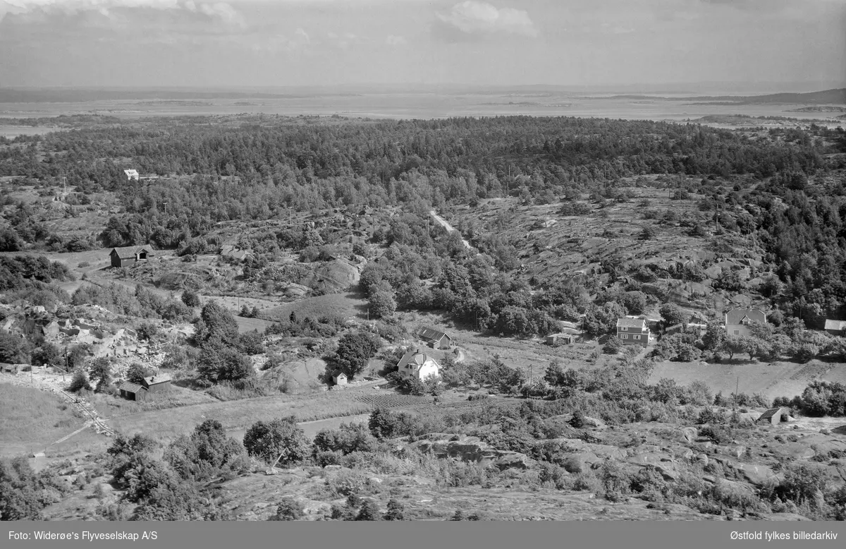 Nygård på Asmaløy, Hvaler i juli 1957. Flyfoto/skråfoto.