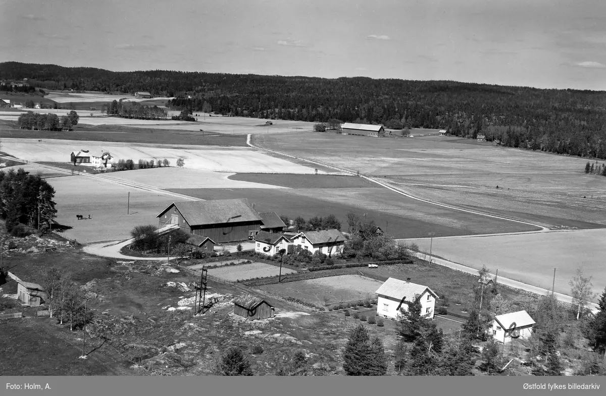 Gården Filtvedt i Eidsberg, flyfoto fra 27. mai 1957.