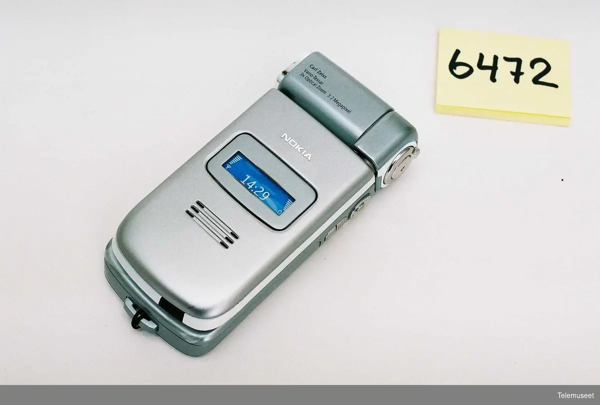 Nokia N93
DUMMY
batteri: BP-6M taletid 5,1t standbytid 10 dager


