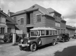 Fabrikken "Chr. Bjørge Vogn og Karosserifabrik". Byfogs paus