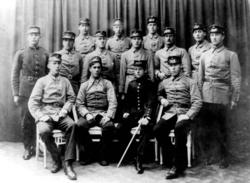 Ukjente menn i millitær uniform