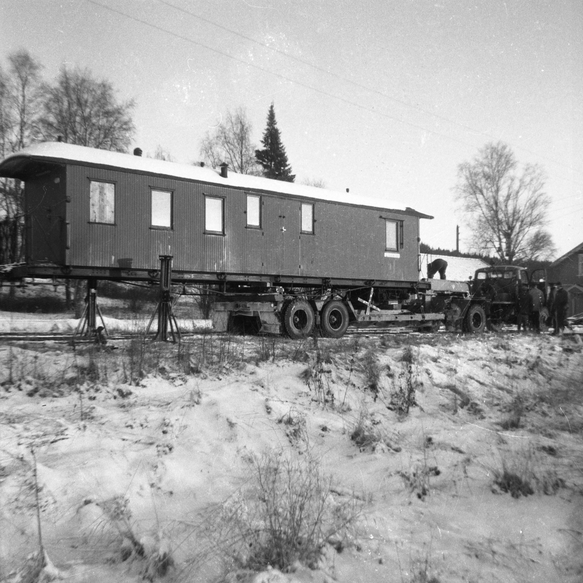 Transport av personvogn CFo 5 fra Skulerud til museumsbanen på Sørumsand.