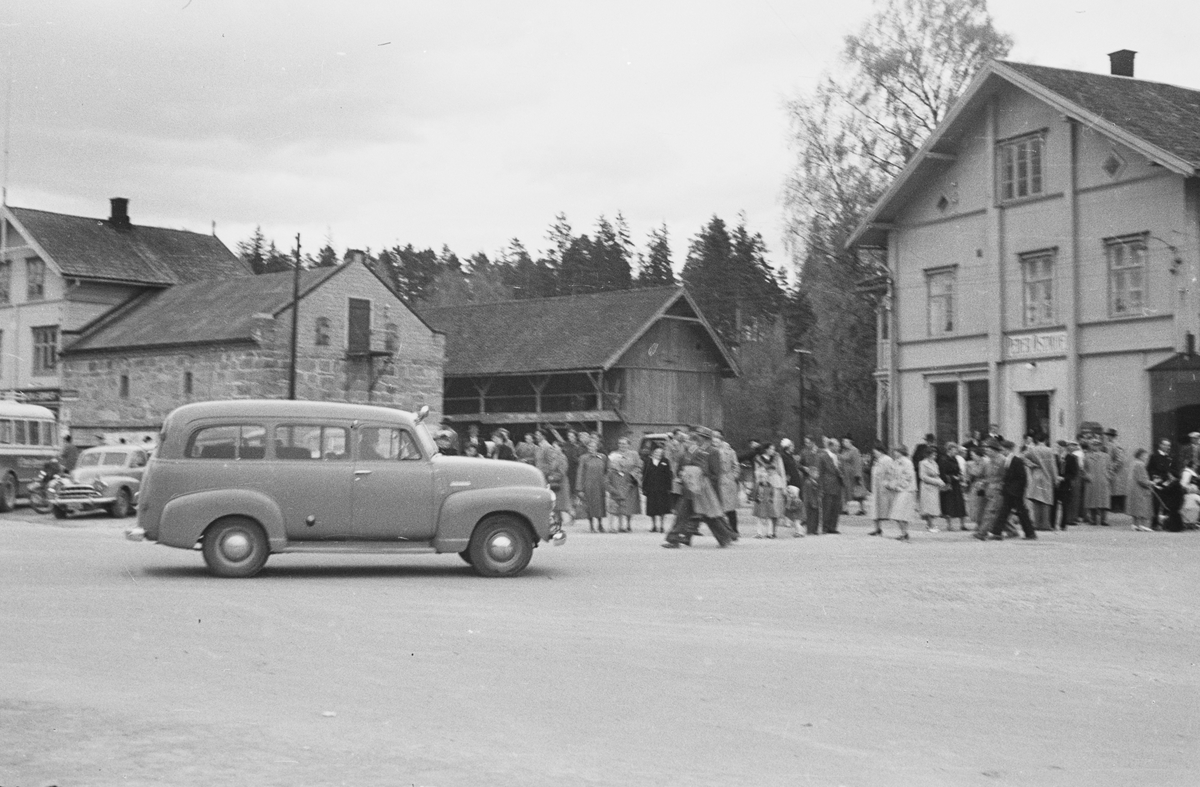 17. mai. Elverum. 
 1950-tallet. Østmoehjørnet. 