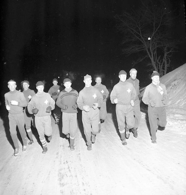 Enligt notering: "Fotboll Kamraterna startar träningen med "Vaiela" 18/1 1961".