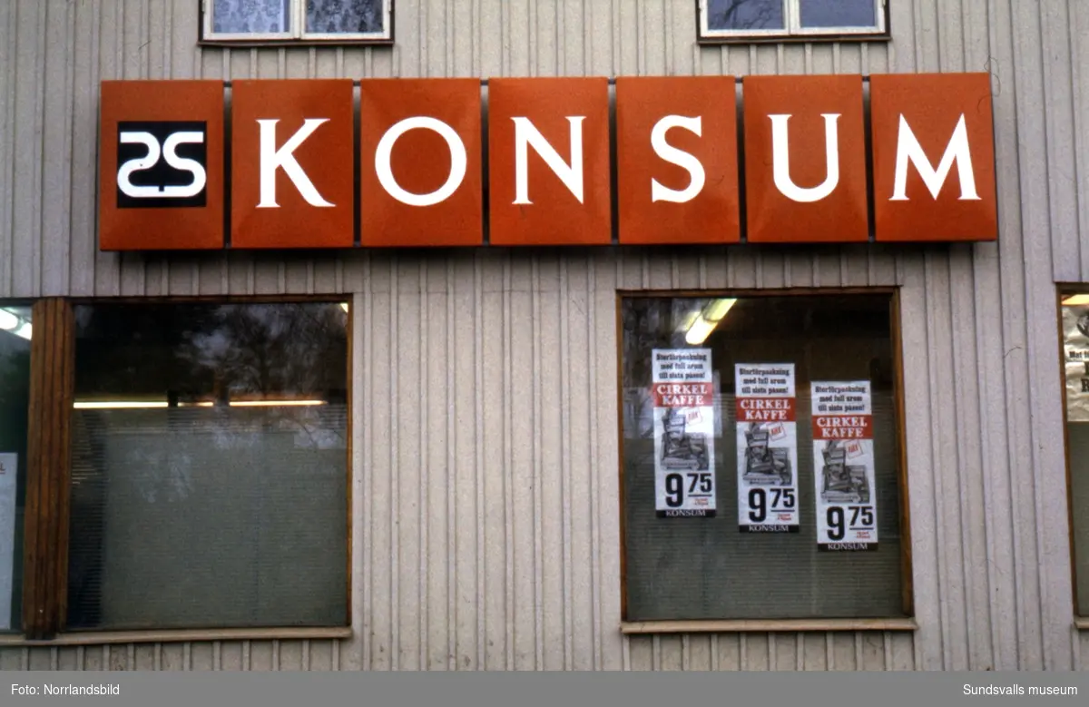 Konsumbutiken vid Östermalmsgatan 48, numera (2015) Raket-Lasse.
