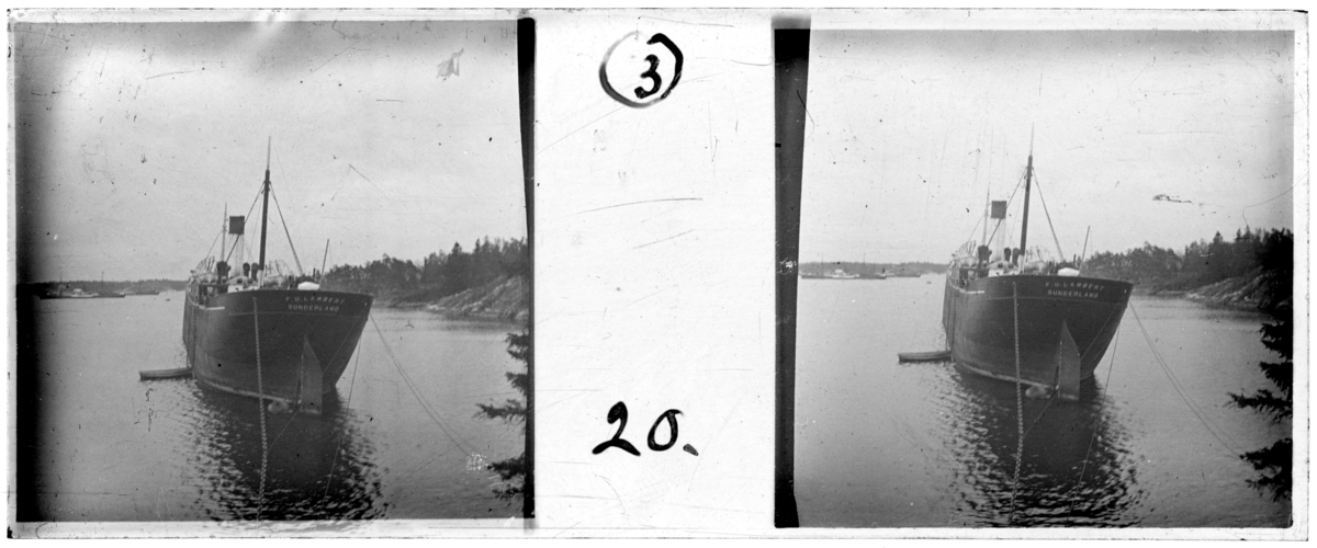 'Bildtext: ''S.S. ''F.D. Lambert'' i Oxelösund.'' :: Vy med båten F.D. Lambert (Bunderland). ::  :: Ingår i serie med fotonr. 5256:1-18, se även hela serien med fotonr. 5237-5267.'