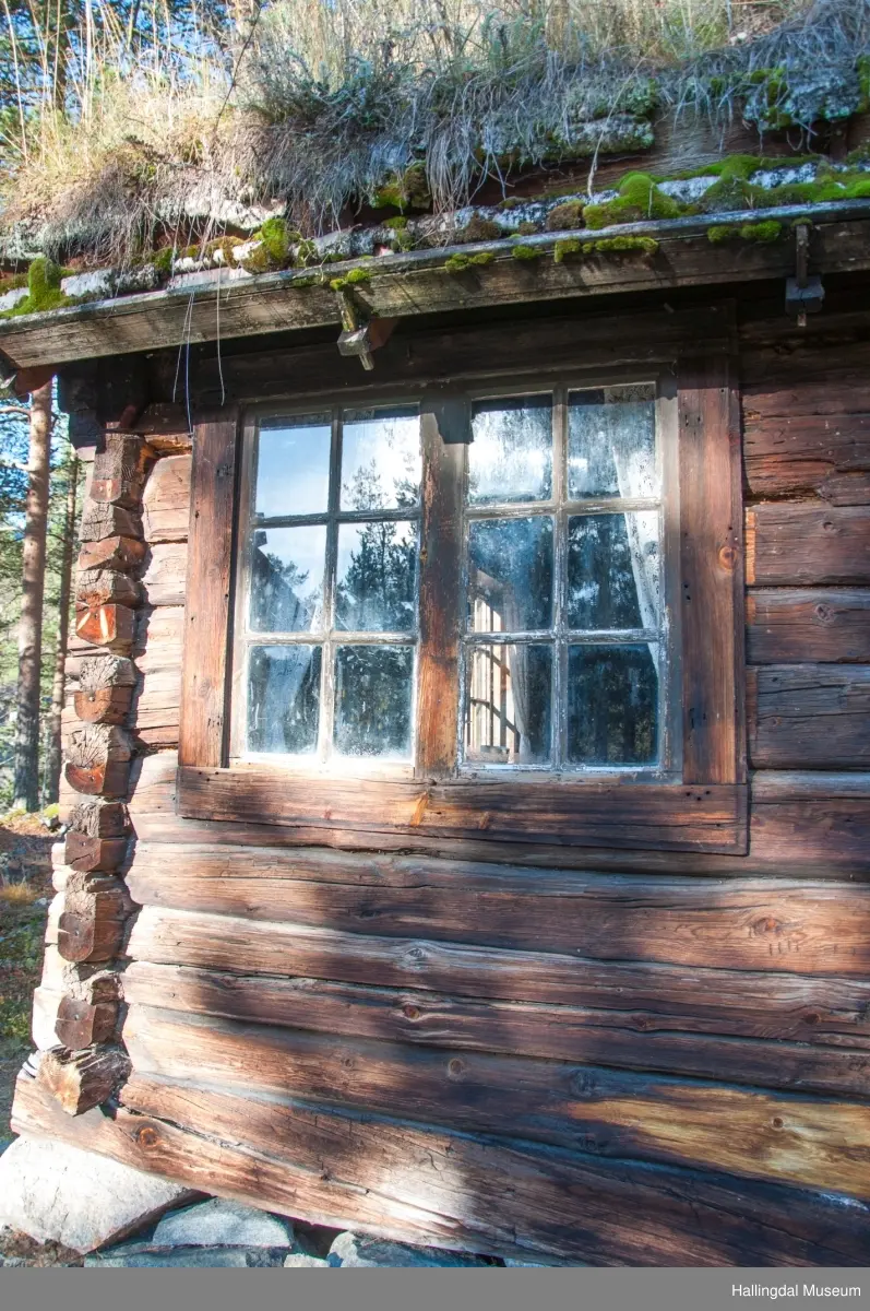 Stugu sto først i Teigen så i Åkreslåtta deretter i Meiebakka