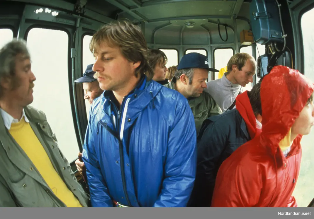 Transport av rallarmarsjdeltagere i Gondolen i Fykandalen - august 87.Einar Lorentsen i forgrunnen