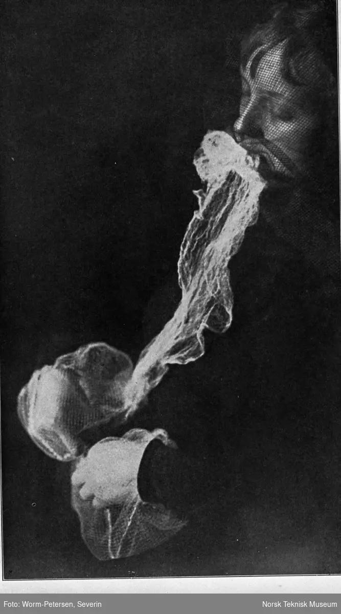 Fotografi fra dr. Alfred von Schrenck-Notzing, "Der Kampf um die Materialisationsphänomene", 1914