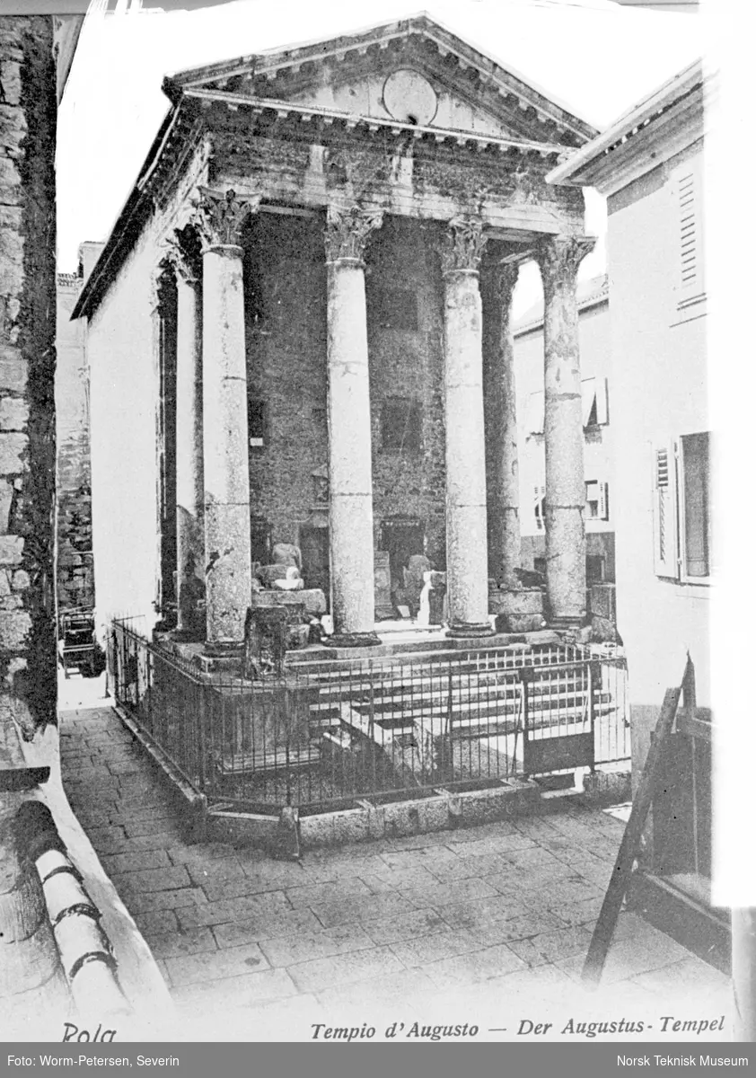 Augustus-tempelet samt arena, Italia