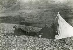 Norske fangstmenn tar en røykepause.