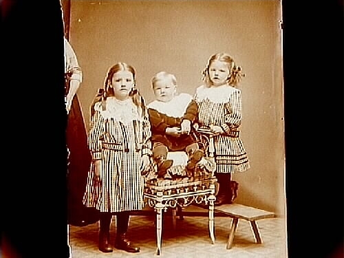 Tre barn.
Karl Nykvist