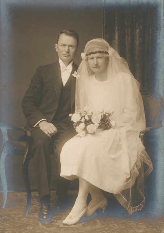 Brudebilde av Olga f. Garborg (1895 - 1994) og Per Fotland (1884 - 1960)