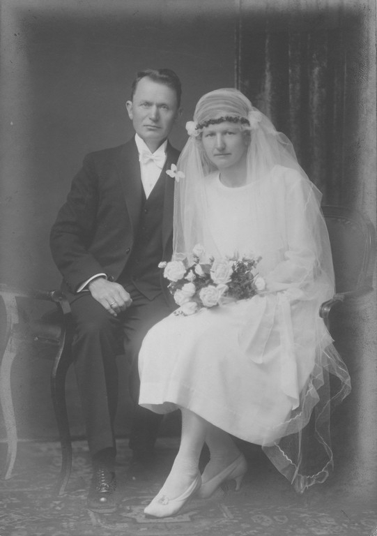 Brudebilde av Olga f. Garborg (1895 - 1994) og Per Egeland (1884 - 1960)