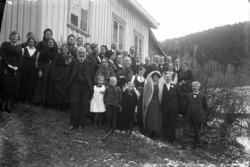Fotsamling etter Hans Tveito. Helvigs bryllup i Asklund, 192