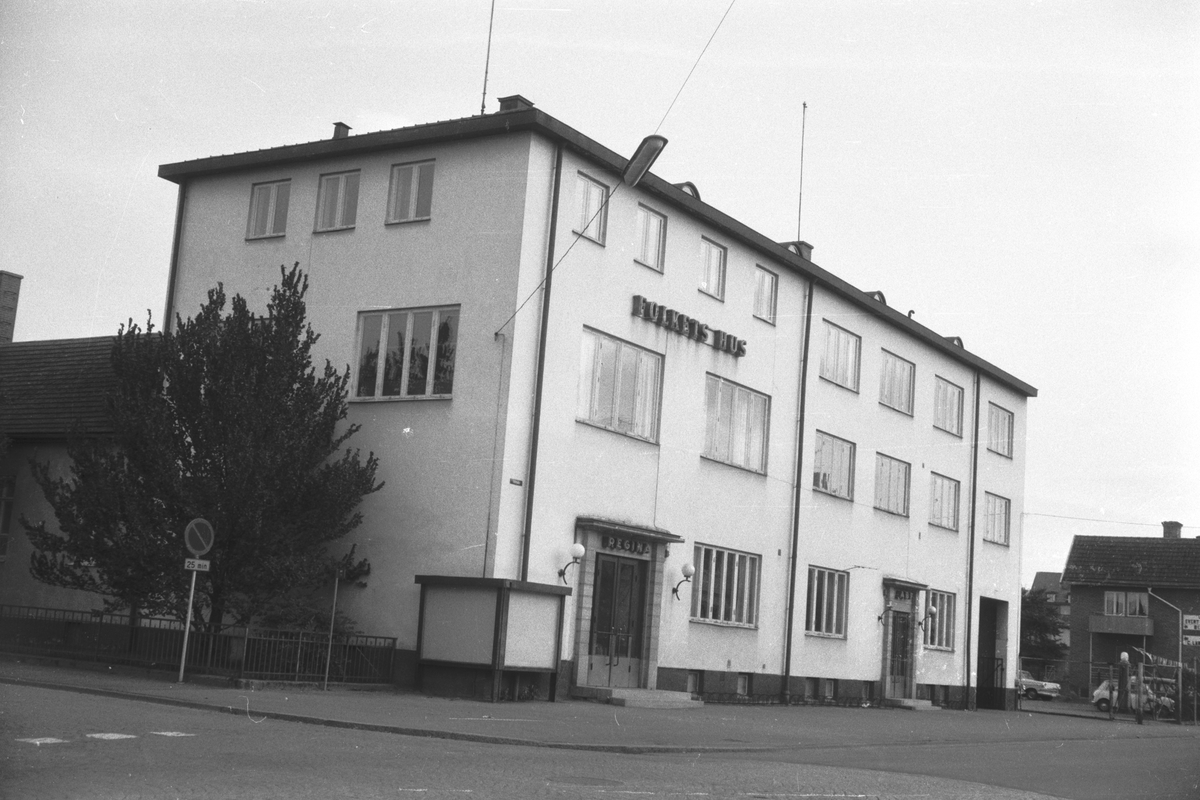 Folkets hus med biografen Regina vid Vättergatan i Huskvarna.