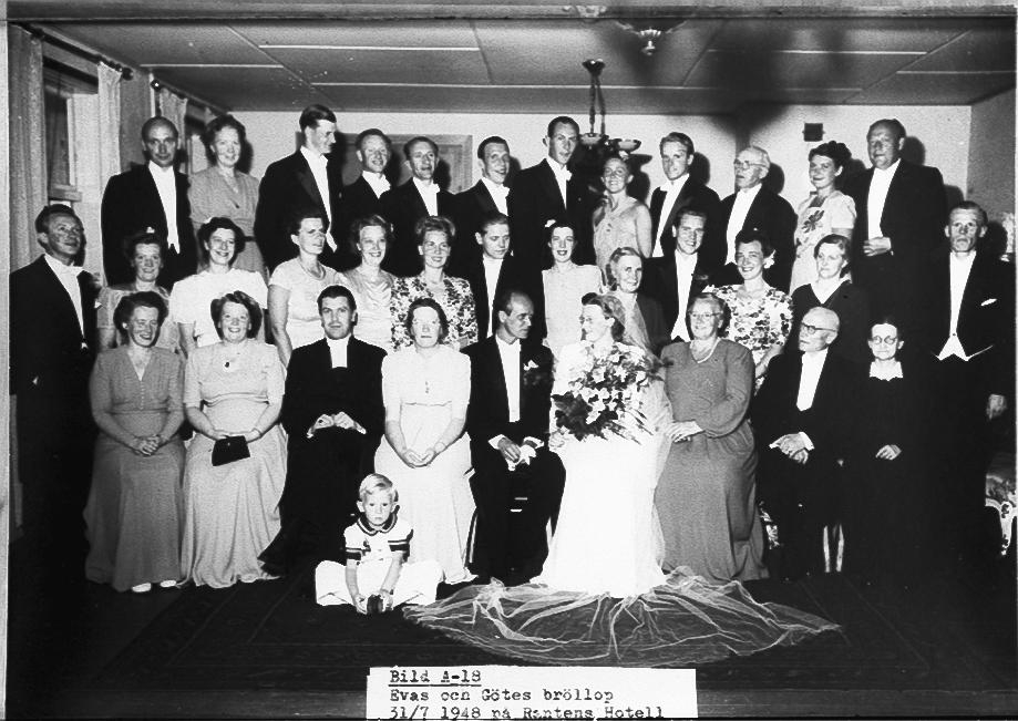 Bröllopsfoto Göte Olsson och Eva , vigdes den 31/7 1948 i S:t Olofs kyrka.