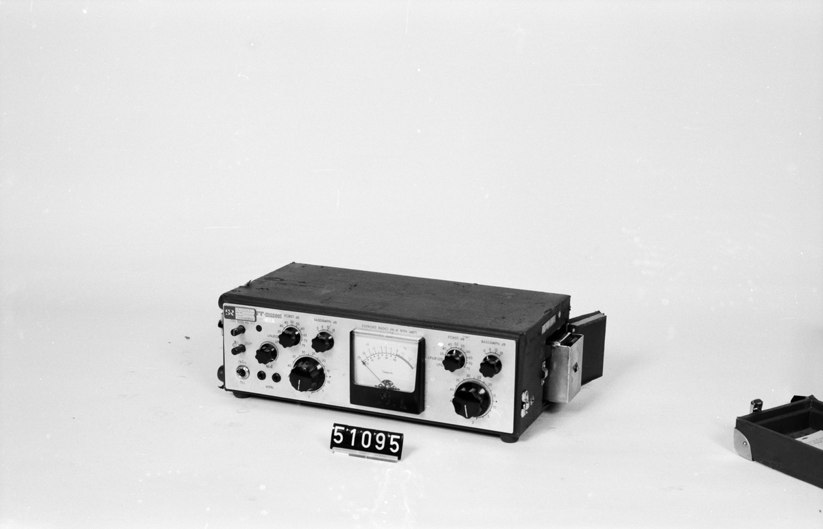 Mixer med batterilåda. Tvåkanalsmixer Hh-61 som har konstruerats av TKALA.