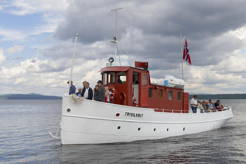 Slepebåten «Trysilknut» fotografert på Osensjøen.