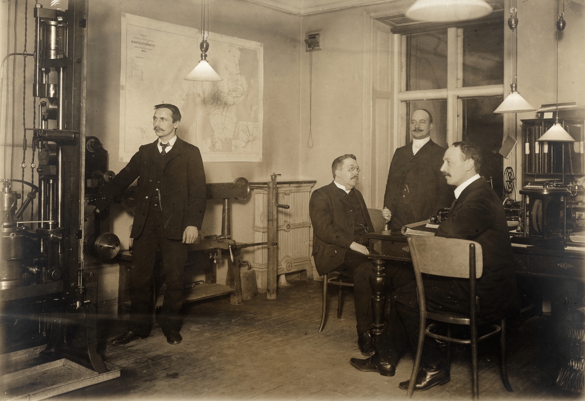 Fotografi ur album tillhörande Ester Holmberg, anställd vid Telegrafstyrelsens statistikavdelning 1902. Fotografierna troligen tagna 1907.