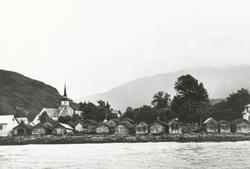 Kirkebudene slike de stod mellom kirka og nausta på Stranda.