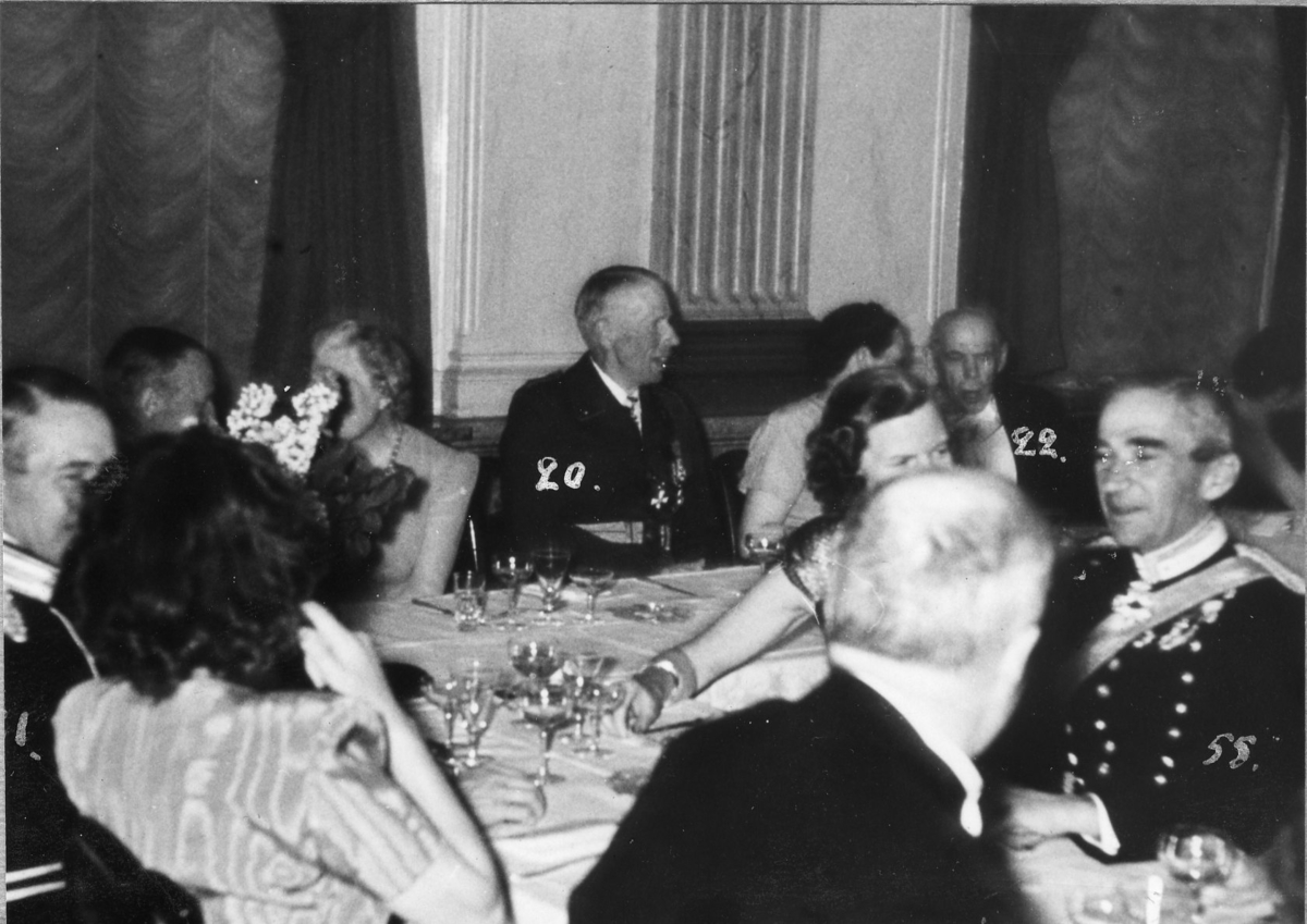 Jubileum 50 års, A 6. Officerskårens middag på Stora Hotellet.