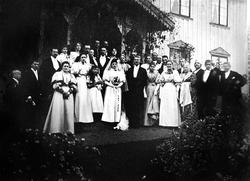 Bryllup på Zimmergården, østre Otteid i Marker, 1890-åra.
D
