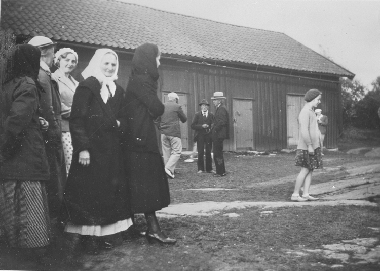 Midsommarfirande på Lyrön i Bohuslän runt 1940