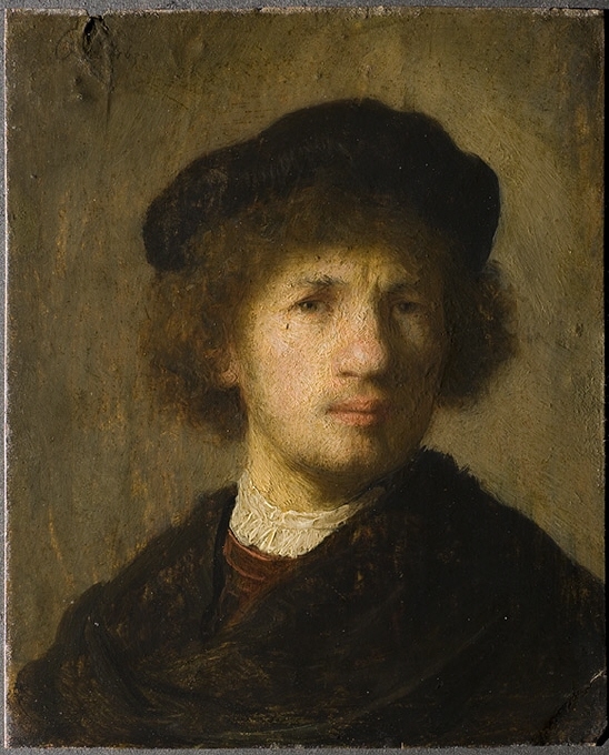 Rembrandts självporträtt är en till formatet litet målning – den mäter endast 12,2x15,5 cm. Underlaget är kopparplåt täckt av ett lager blyvitt och därefter överdraget med heltäckande bladguld. Porträttet inköptes till Nationalmuseum i samband med Rembrandtutställningen år 1956 och framställer konstnären som en allvarlig, ganska dyster ung man. Ansiktet är modellerat med fina försiktiga penseldrag. Den unge mannens blick är forskande och koncentrerad. Porträttet är daterat till 1630 och Rembrandt var då 24 år.Fem målningar på koppar av Rembrandt är kända och tre av dem har bladguld som grund. Förutom Nationalmuseums självporträtt är det An Old Woman at Prayer i Salzburg samt The laughing soldier i Haag. Målningarna har ungefär samma format och är daterade till samma period.Det finns stora överensstämmelser i fråga om ljusföring, uttryck och karaktär mellan Nationalmuseums självporträtt och andra tidiga självporträtt. Med sitt lilla format och sin speciella grund krävde det lilla självporträttet dock en mer detaljerad penselföring än de större porträtten på pannå och duk.