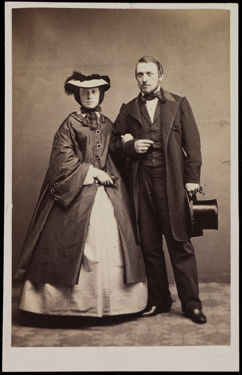 Portrait av Sophus Edne Larpent sammen med en ukjent dame.