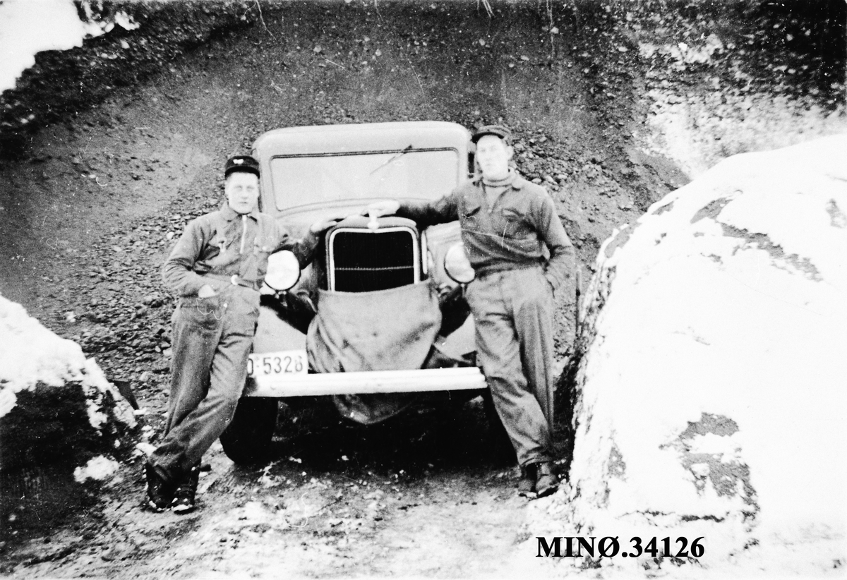 Strand grustak 1941. Magnar Berge, Ivar Breen og Bartold Hansen