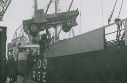 Heising av FWD lastebil for levering til Nordland Fylkes Vei