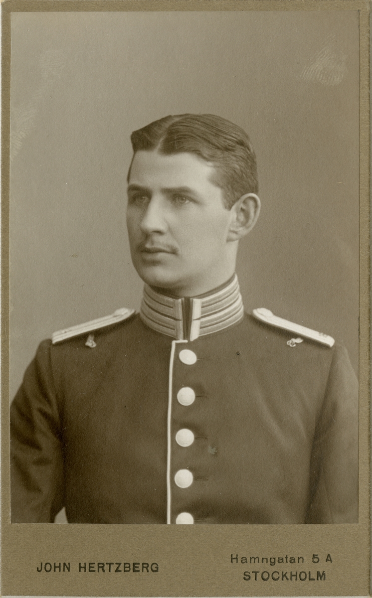 Porträtt av Bror Arvid August Kugelberg, underlöjtnant vid Första livgrenadjärregementet I 4.