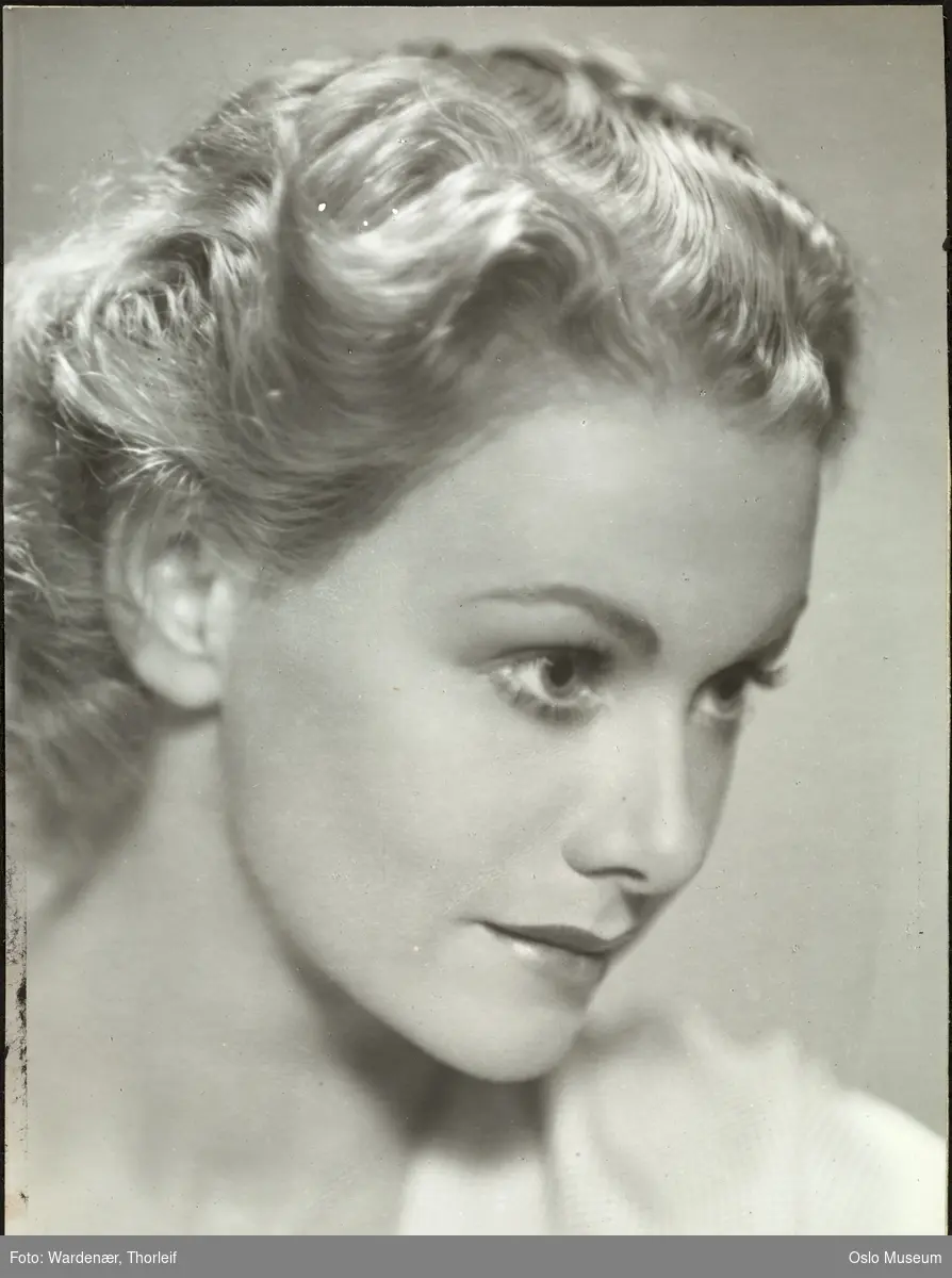 Sonja Wigert var en framgångsrik filmstjärna i både Norge och Sverige under 1940-talet. Under andra världskriget var hon aktiv i motståndskampen och som spion.