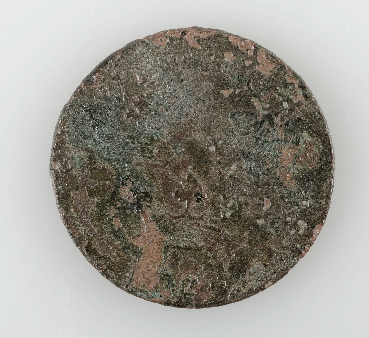 Mynt av koppar. 1 öre km. Präglat 1719 i Stockholm. Ulrika Eleonora.