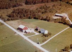 Flyfoto fra Skårnes på Meisingset. Bildet er datert 30. juli