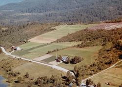 Flyfoto fra gården Nordheim tilhørende Ivar Nordheim. Han ha