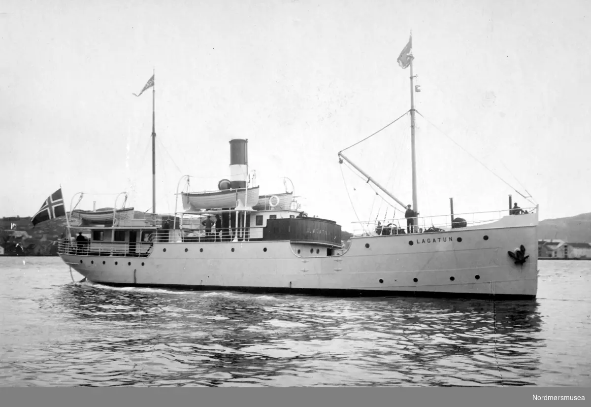 Bildet viser D/S”Lagatun” J. Storviks Mek. Verksted bnr.5 bygd for Frosta Dampskibsselskab A/S i Trondheim på teknisk prøvetur på havna i Kristiansund i september 1914. 
Når dette skipet ble bygd ble alt til skipet produsert ved verkstedet til og med maskin og kjel og vinsjer.
Skipet hadde følgende hoveddimensjoner: Loa 116`/Lpp 108,2`x B 19,2`x D 8,3` og en tonnasje på 179 bruttoregistertonn.
D/S”Lagatun” ble klinkbygget i stål og en 3-sylindret (trippel) ekspansjonsdampmaskin på 242 ihk, med verkstedets produksjonsnr.9, og gjorde 10 knop. Den første fører av D/S”Lagatun” var kaptein Grenne og ikke lenge etter ble Ole Wold fra Aure skipper.
I 1939 ble det installert elektrisk annlegg om bord.
I slutten av mars 1940 var det en del dramatikk da kaia i Vanvikan sviktet på grunn av stor belastning av reisende med fartøyet. Heldigvis ble ingen skadet.
I november 1945 kolliderte D/S”Lagatun” med en tysk motorbarkasse mellom Lofjord og Vågen.
Barkassen sank, men de 30 tyskerne om bord ble reddet. I januar 1958 ble Frostad Dampskibsselskap A/S fusjonert med Fosen Trafikklag og gikk i samme rute.
”Lagatun ble tatt ut av ordinær rutedrift 23. mai 1958, men ble senere brukt som reservebåt, inntil den i 1962 ble solgt til A/S Bil & Maskin (A. Adolfsen) i Trondheim og rigget om til lekter og fjernet dampmaskinen.
I 1963 ble den solgt til Jens Bye, Fevåg/Trondheim and omdøpt til ”Tambur” og brukt til trening ved eierens verft Frengen Slip & Motorverksted, Stjørna. Omgjort til bruk som fraktebåt i tillegg til andre formål og fikk en tonnasje på 164 bruttoregistertonn og en dødvekt på 210 tonn, og fikk installert ny Caterpillar dieselmotor på 245 bhk.
Etter ombyggingen ble den i februar 1965 solgt til Ivar Grøtting, Åfjord som frakter med navnet ”Grøtting”.
Eier fra desember 1965 ble Jens Bye, Fevåg.
Solgt i januar 1966 til Johan Hammer, Lysøysund og omdøpt til ”Tamburfjell” og gikk i frakt for Felleskjøpet i Trondheim.
Solgt igjen i oktober 1983 til P/R Tamburfjell – Arvid J. Laastad, Grønnøy & Allex Nielsen, Bodø/Trondheim.
Solgt i august 1990 til Arne Hetlevik, Haus, Arild Karlsen & Norvald Lunde, Stamnes & Ansgar Kleiveland, Garnes/Trondheim og brukt som fraktebåt.
Solgt 31. august 1992 til Roald Leon Lambrechts, Sollund/Trondheim.
Solgt igjen i mai 1993 til Good Star Shipping Co. (Dan-Axel Hàgg), Kingstown, St. Vincent, for 150.000,- kr.
I 1997 ble den solgt til Richard Javier Palacio Epiayu, Puerto Cortes, Honduras/Puerto Cortes, Panama.
Slettet fra norsk skipsregister i april 1997, men observert i bruk i Aruba i september 1997. Info: Peter Storvik. 
Se også reg. nr. KMb-1982-010.0040. Fra Nordmøre Museums fotosamlinger.