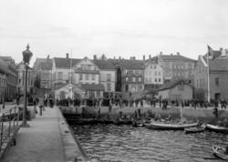 På bildet ser vi fra Fisketrappa og Fisketorget på Kirkeland