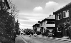 Fra Nordmøre Museum si fotosamling. - Fra Surnadalsøra.Husen