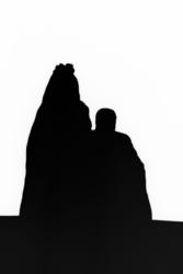 Silhuett av par jamfør bilde nr. KMb-1987-005.5334.Ekteparet