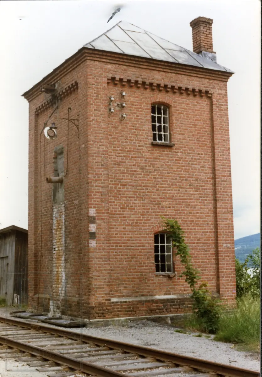 Det gamle vanntårnet ved Randsfjordbanen.
