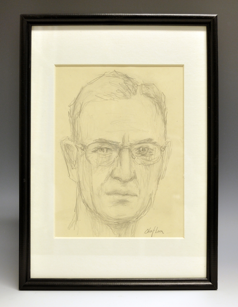 Portrett av mann med briller