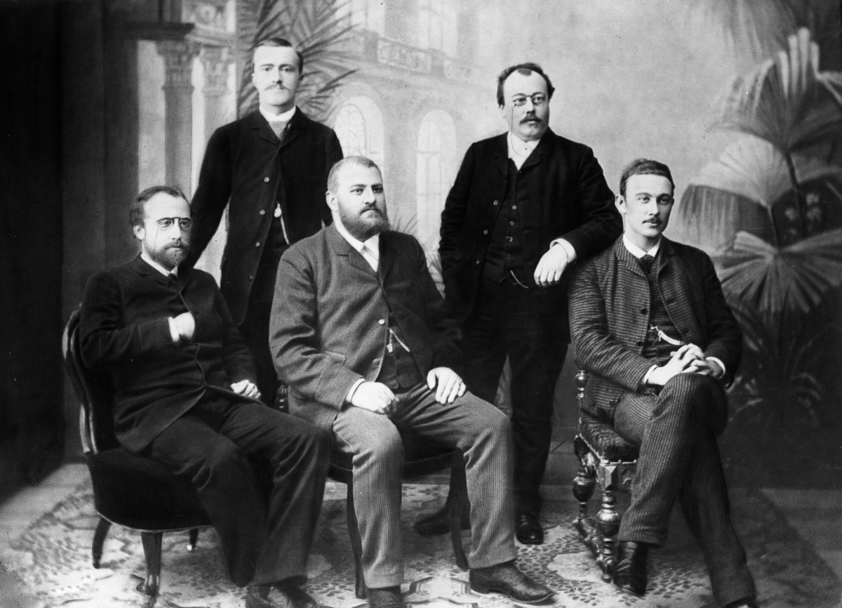 Karlstads-Tidningens redaktion år 1892 med från vänster: Gustaf Fröding, H Fernlund, Albin Forsell, H Ullman samt redaktör Mauritz Hellberg.